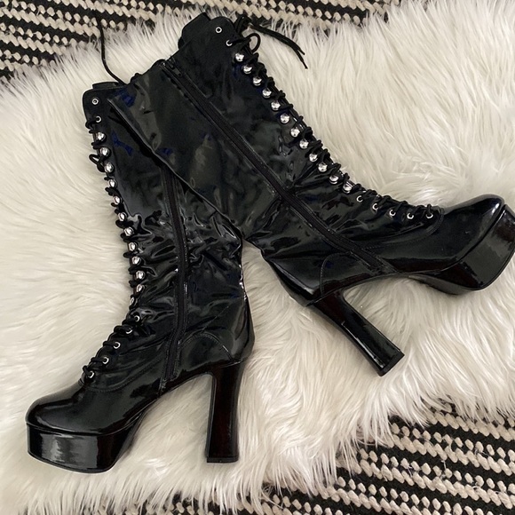 Black patent leather platform lace up boots - Picture 5 of 8